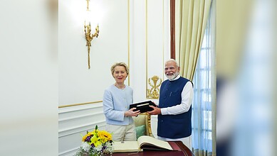 Indian Prime Minister Narendra Modi (right) with European Commission President Ursula von der Leyen (left)