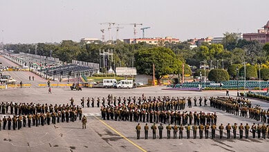 Indian Army band performs during rehearsal for the Beating Retreat ceremony at Vijay Chowk, in New Delhi (Source PTI)