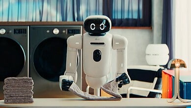 LG Electronics unveils new home robot CLOiD