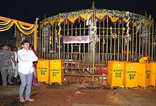 Telangana Minister Ponguleti Srinivasa Reddy visits Sammakka–Saralamma Temple in Medaram