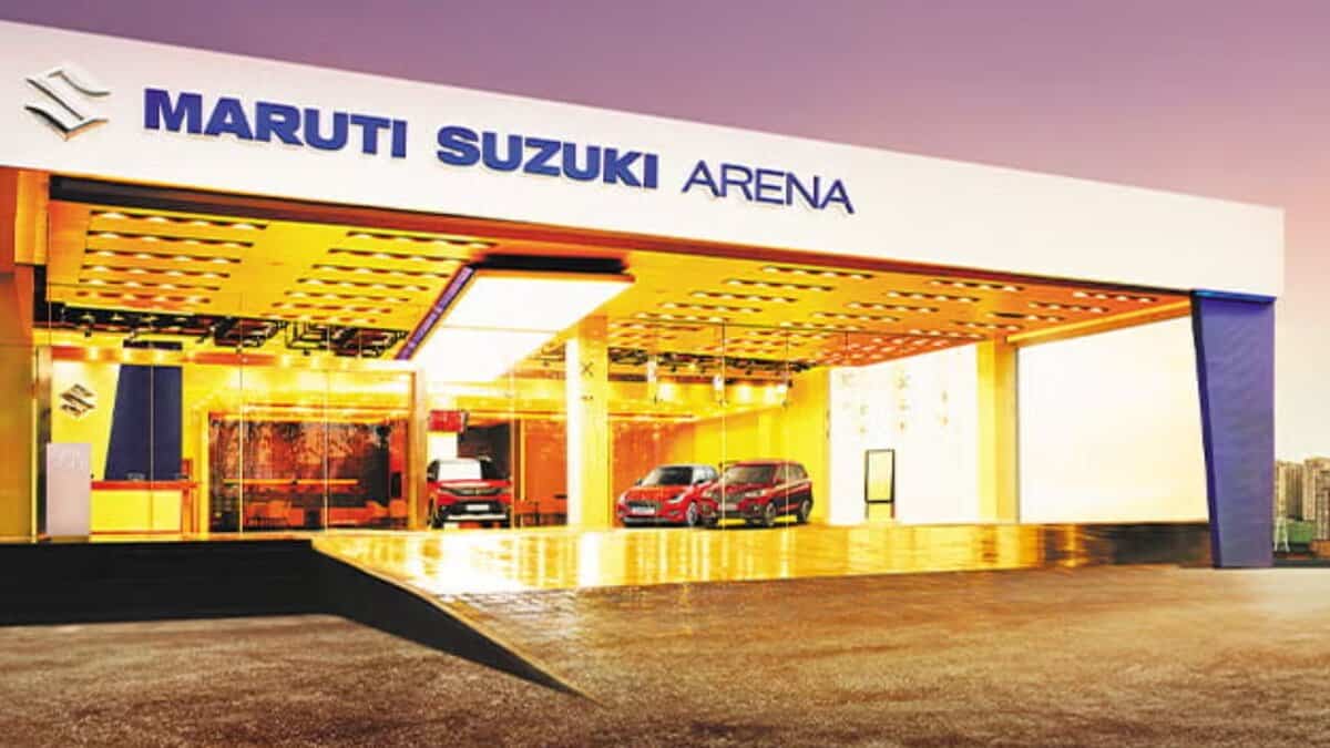 Maruti Suzuki Arena cars showrrom