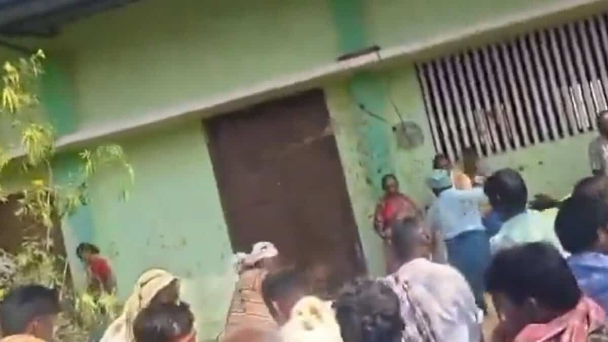 Farmers in Telangana's Nagarkurnool hurled cow dung at each other over urea distribution.