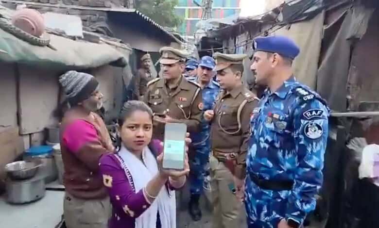 UP Police in Ghaziabad (Area Domination)