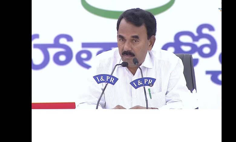 Jupally Krishna Rao addresses a meeting