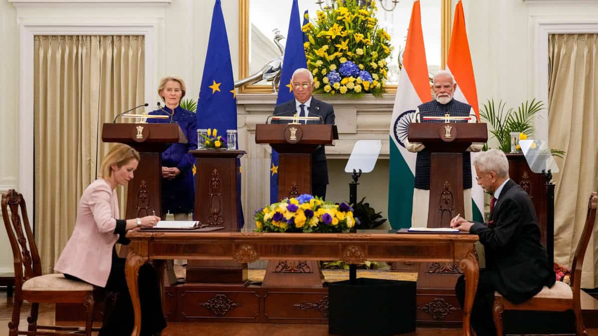 Prime Minister Narendra Modi, European Council President Antonio Costa and European Commission President Ursula von der Leyen witness exchange of documents during a joint press statement