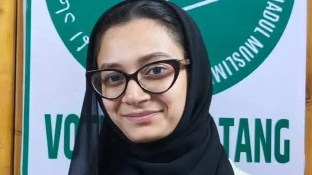 AIMIM corporator's 'will paint Mumbra green' remark: Cops issue notice