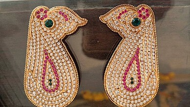 Hyderabad devotee donates a pair of precious stone-studded gold ear ornaments to Goddess Padmavathi