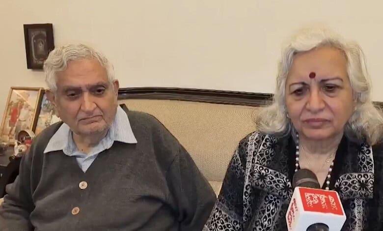US-returned elderly couple