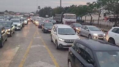 Traffic on Vijayawada -Hyderabad highway ahead of Sankranti