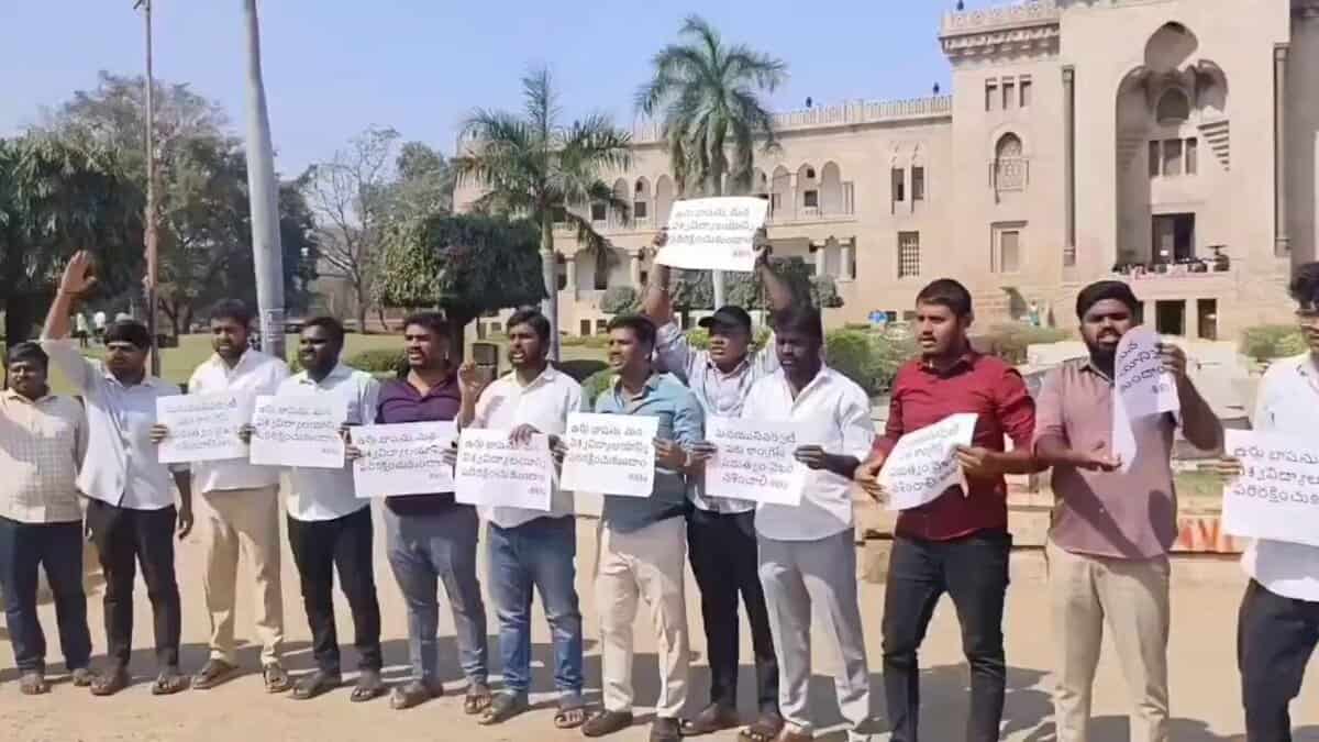 Osmania University Students protest in solidarity with MANUU