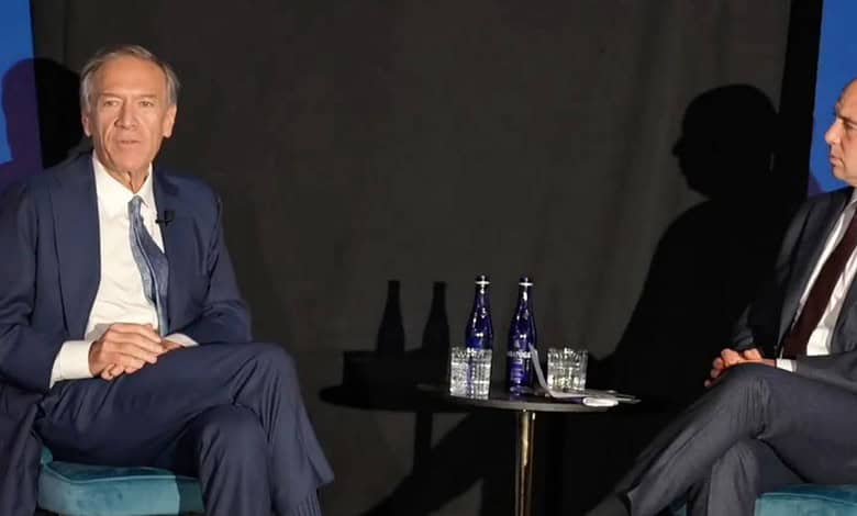 Former US Secretary of State Mike Pompeo(left) in a meeting
