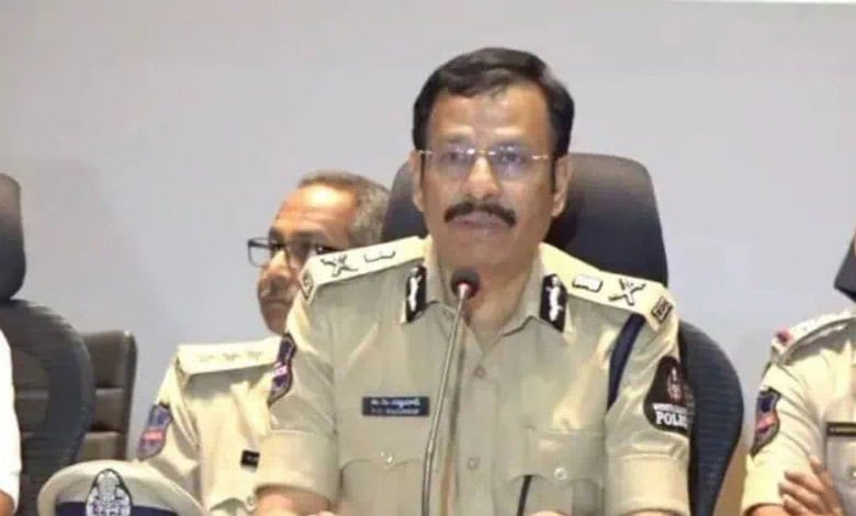 Hyderabad CP VC Sajjanar addresses a meeting