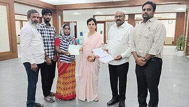 Togari Chinna Savithri with Telangna NRI Advisory Committee