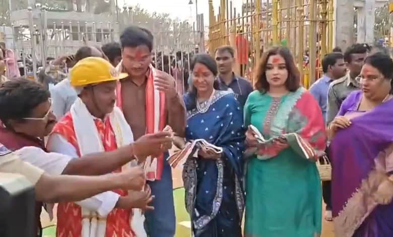 HyDRAA Commissioner AV Ranganath participates in Medaram Jatara