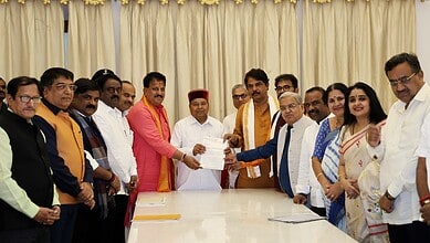BJP delegation meets Karnataka Governor