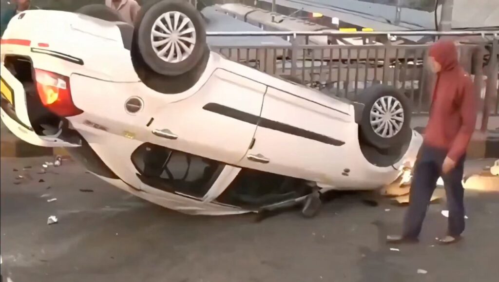 Car overturns on Hyderabad’s Begumpet flyover