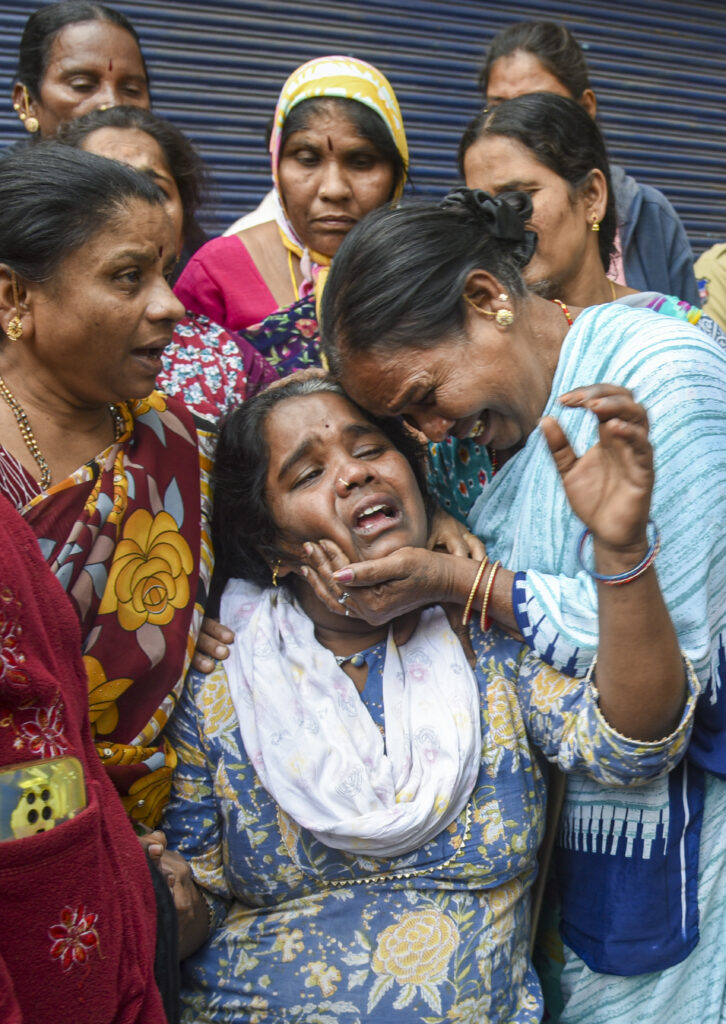 Five killed in fire at furniture shop building in Hyderabad