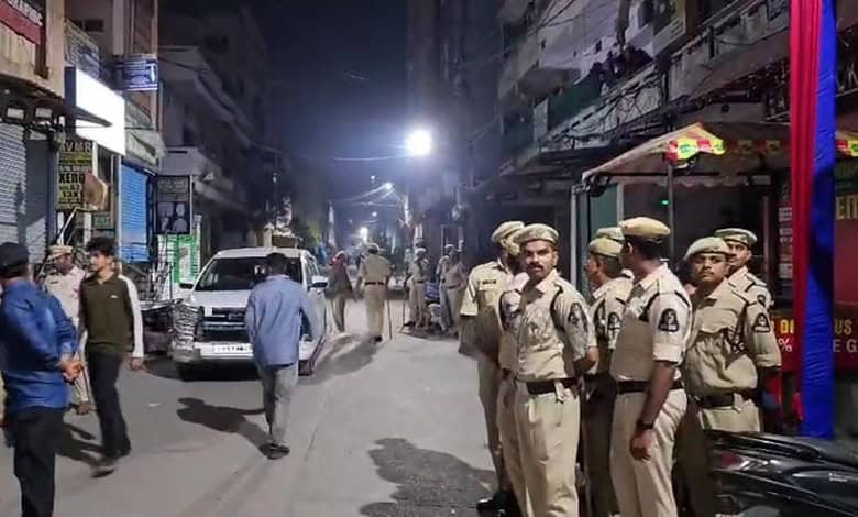 Hyderabad's Amberpet tense after slogans near mosque during Taraweeh