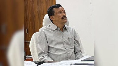 GHMC official from Kukatpally caught taking Rs 15 lakh bribe