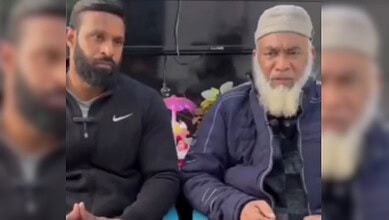 Kotdwar shop owner Mohammed Shoaib with 'Mohammed Deepak'