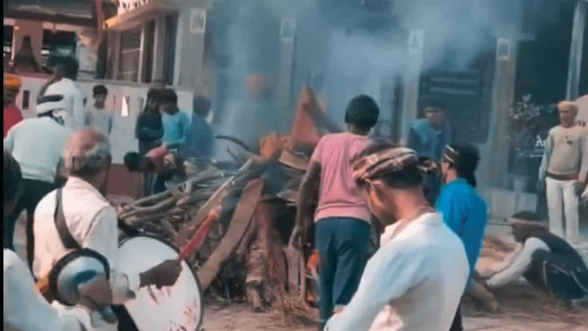 Mahadalit woman's body cremated on road intersection after pathway to cremation site blocked by encroachments