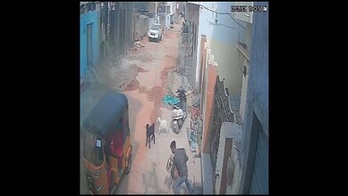 Man steals a goat in Hyderabad