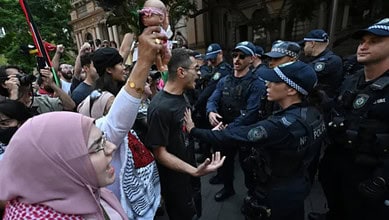 Protesters face police violence in Sydney (Source: X)