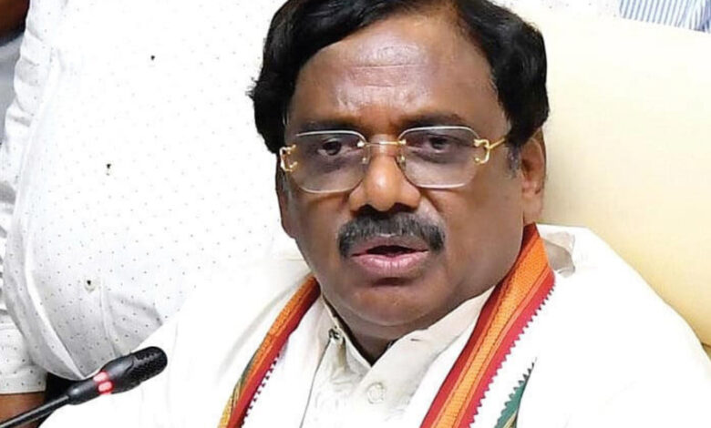 Telangana Labour Minister G Vivek Venkataswamy convoy