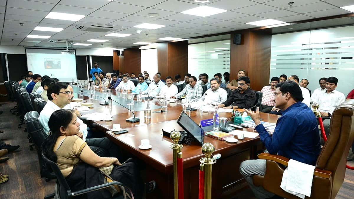 HYDRAA Commissioner AV Ranganath chairs a meeting