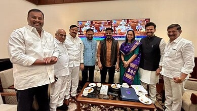 An image of Telangana Chief Minister meeting the civil aviation minister to discuss airport project.