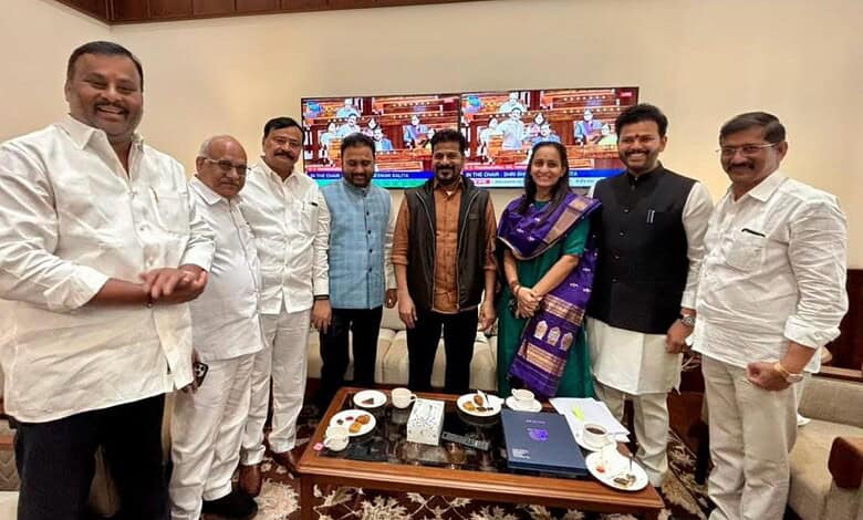 An image of Telangana Chief Minister meeting the civil aviation minister to discuss airport project.
