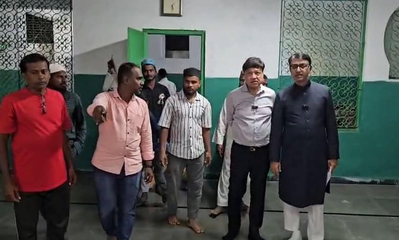 MBT Spokesperson Amjed Ullah Khan and Agarwal visit the vandalised mosque in Telangana
