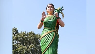 Telangana Thalli statue funded with ₹5.8 crore by Telangana government, symbolising state pride and cultu.