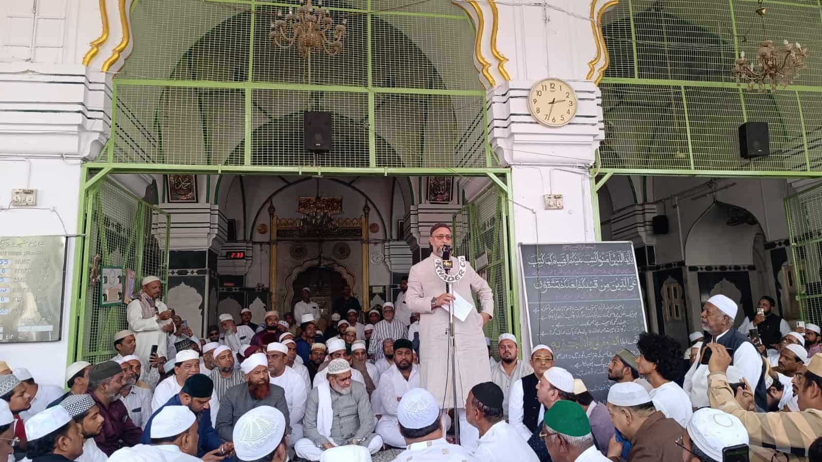 All India Majlis-e Ittehadul Muslimeen (AIMIM) chief Asaduddin Owaisi