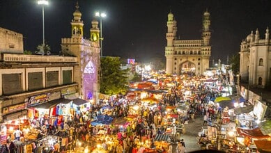Glimpse of night bazaar at Charminar