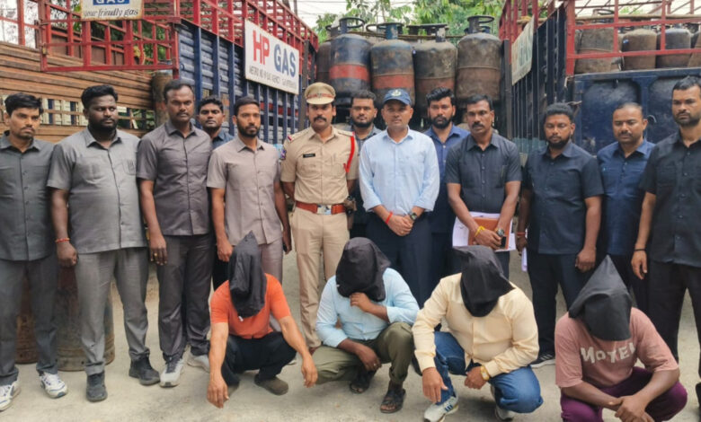 10 held for illegally selling gas cylinders