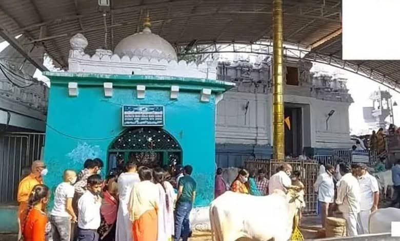 Telangana government tells High Court that Dargah Hazrath Syed Tajuddin Khaja Bagh Sawar inside Vemulawada temple's premises has already been relocated to another location.