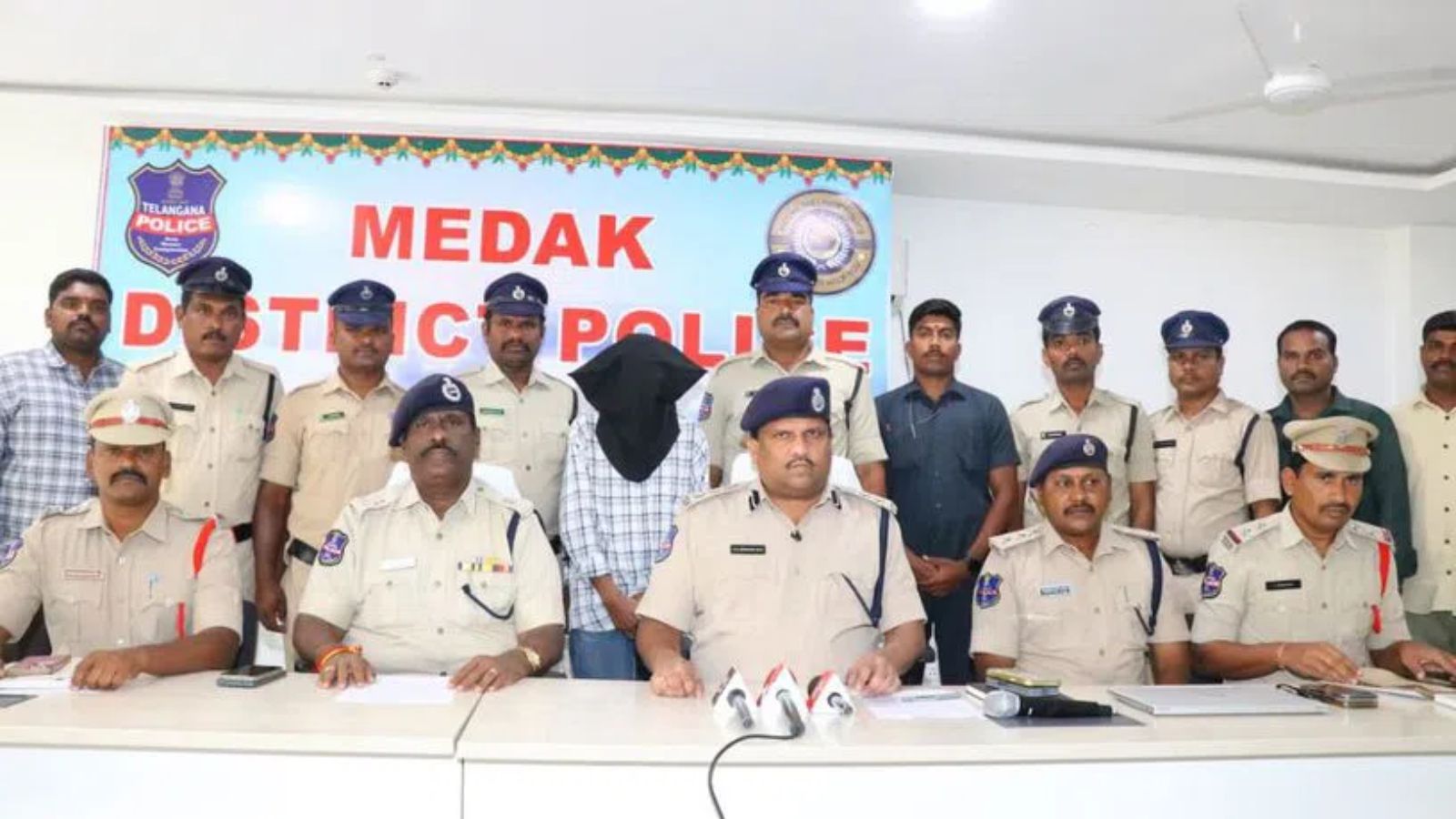 Relative arrested for attacking elderly couple, stealing gold in Medak