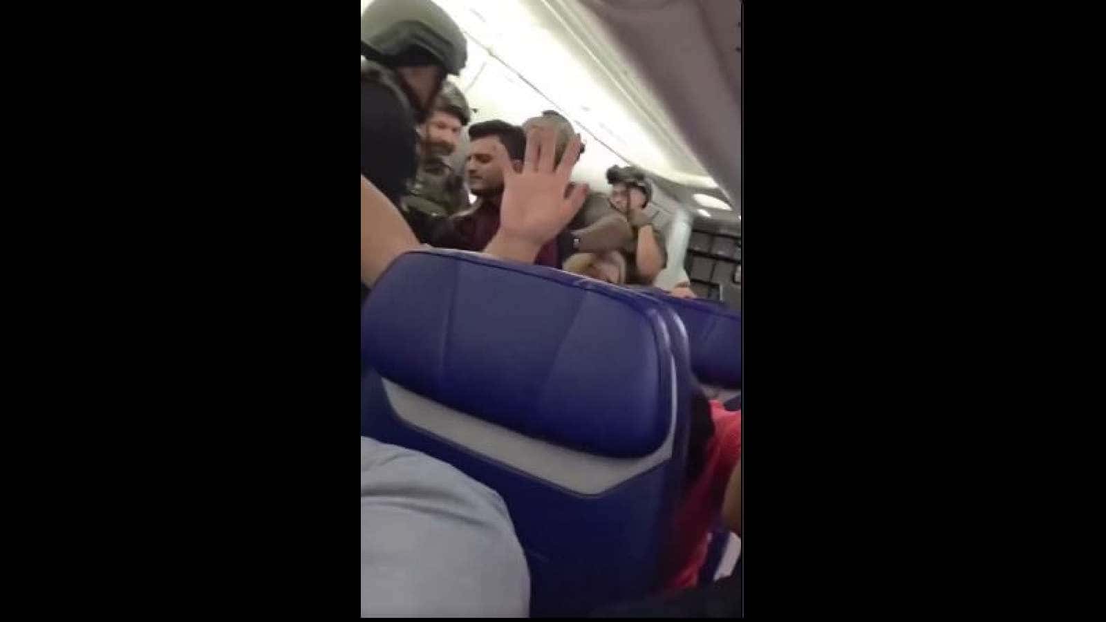 Passenger detained in US after prayer alarm goes off