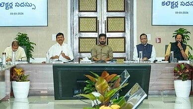 Telangana CM and officers discuss mid-day meal programme with school children.