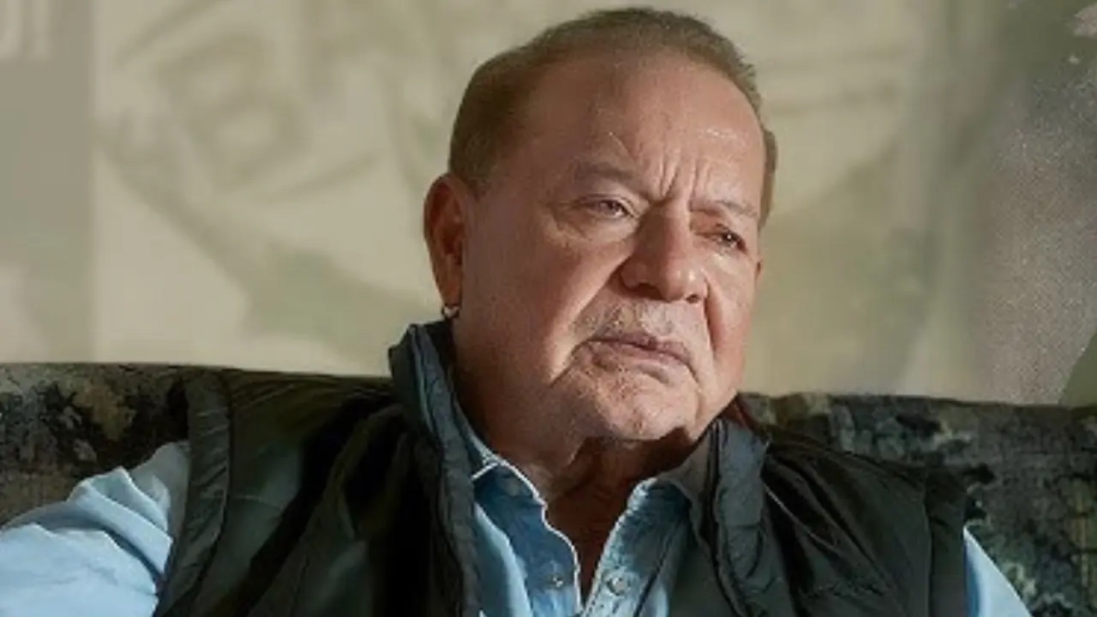 Salim Khan, father of Salman Khan, looks thoughtful as he returns home after weeks of concern.