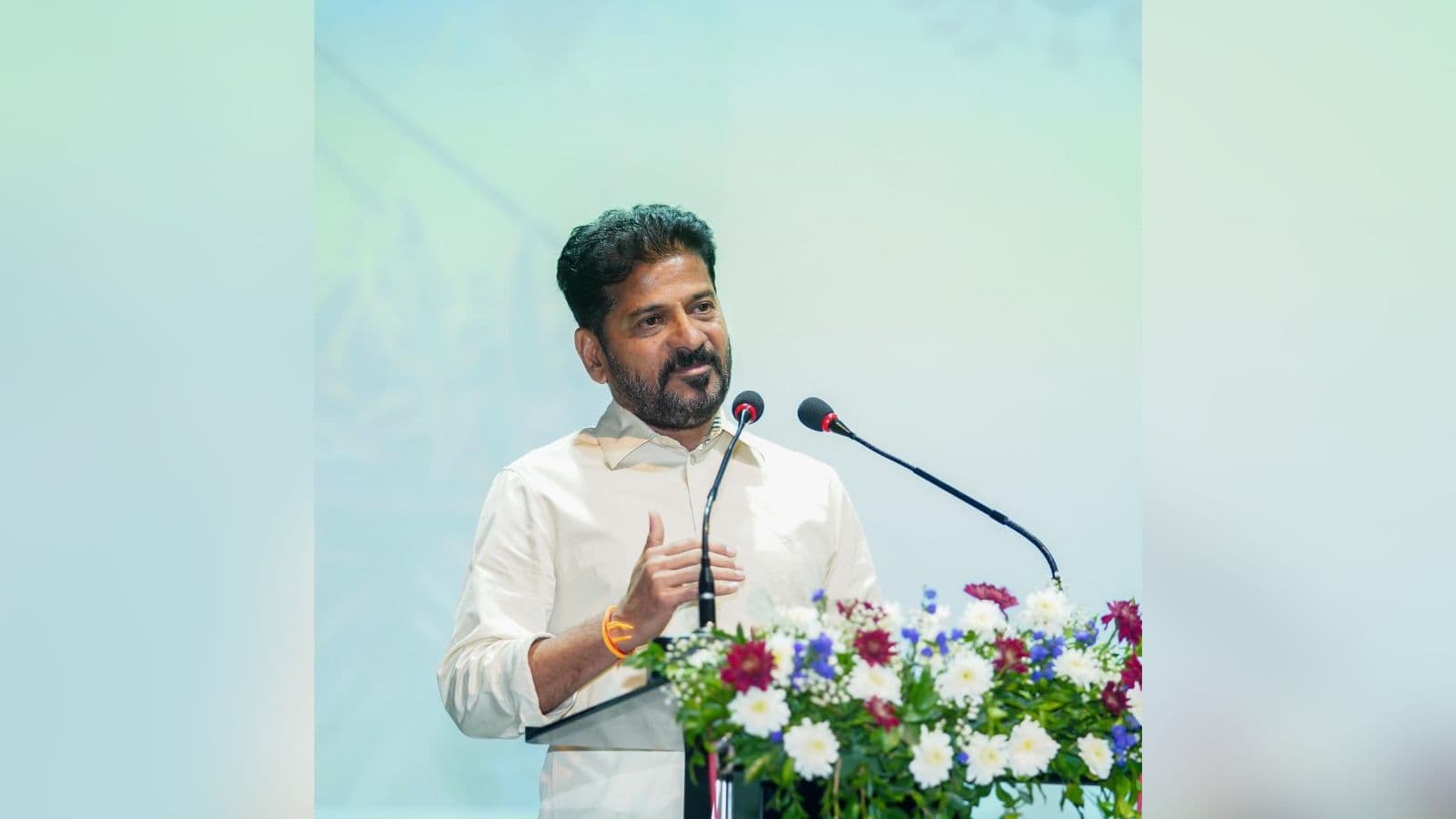 Telangana Chief Minister speaking to police about scaling down anti-Maoist operations.