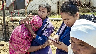 Mother grieving daughter’s death in Nagpur explosives factory tragedy.