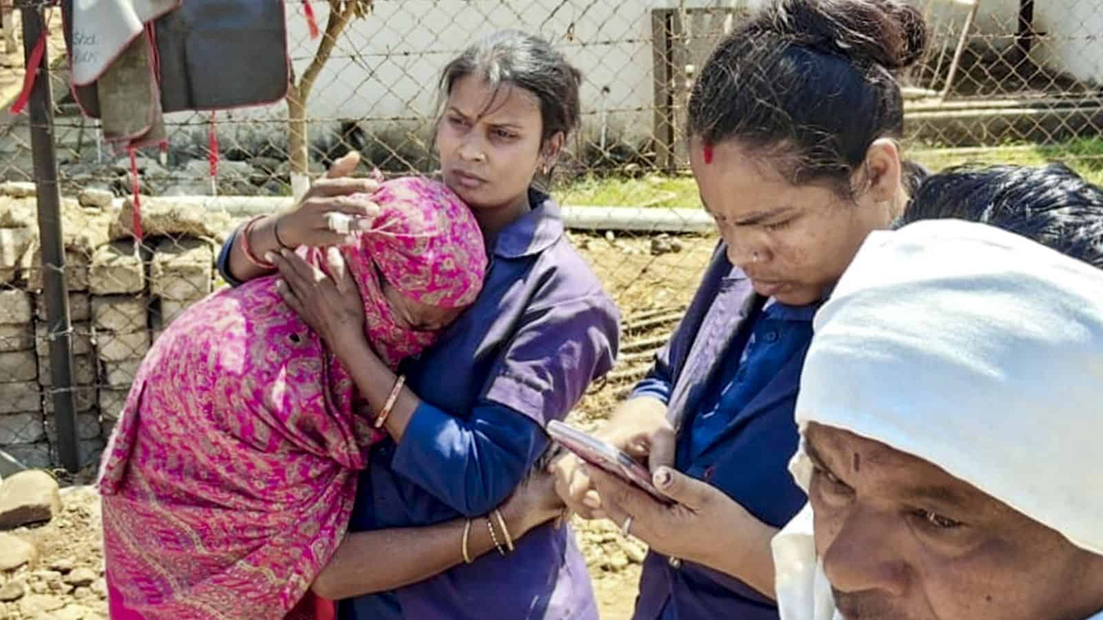 Mother grieving daughter’s death in Nagpur explosives factory tragedy.