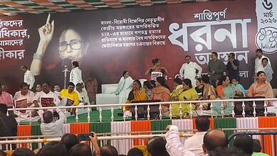 Mamata Banerjee leads sit-in protest against voter roll deletions in Bengal, addressing supporters at a p.