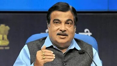 Union Minister Nitin Gadkari addresses a meeting