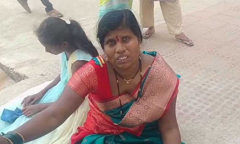 An injured woman receives treatment in Adilabad