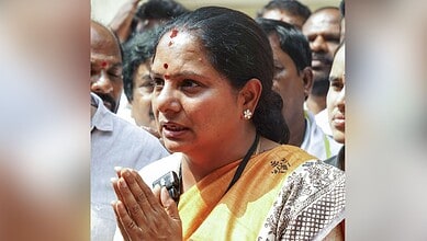 Kavitha calls off her indefinite fast in Khammam district supporting land outstees' rights.