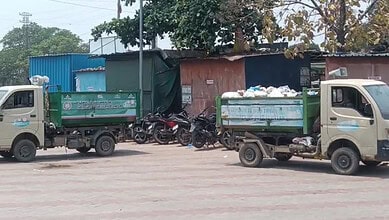 Vikarabad municipal officials use garbage'laden vehicles to block petrol pump, whose operator had avoided paying taxes for over 5 years