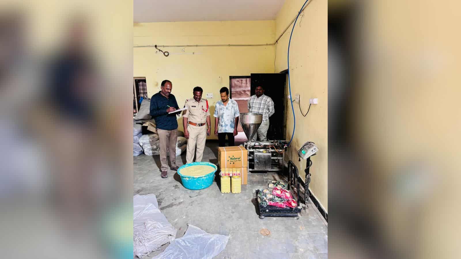 Rajendra Nagar Zone police raids illegal manufacturing units, seizes 1800 kg of adulterated ginger-garlic paste